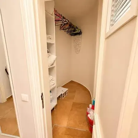 Historical Beyoglu Heritage Mansion Apartmán